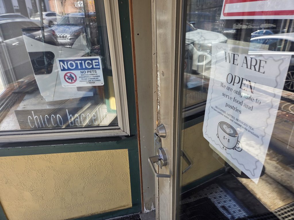 Local shops, restaurants overcome challenges during boil advisory